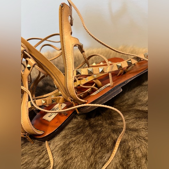 Authentic Valentino Garavani Rockstud Leather Gladiator Sandals – Nude – Size 7 - Picture 9 of 13